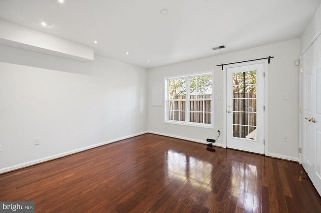 1443 N SCOTT ST, Arlington, VA 22209