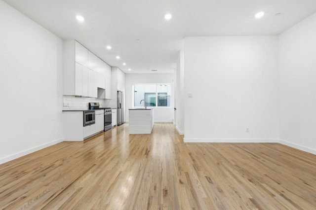 427 W 10TH Street Street 502, Dallas, TX 75208