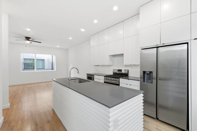 427 W 10TH Street Street 502, Dallas, TX 75208