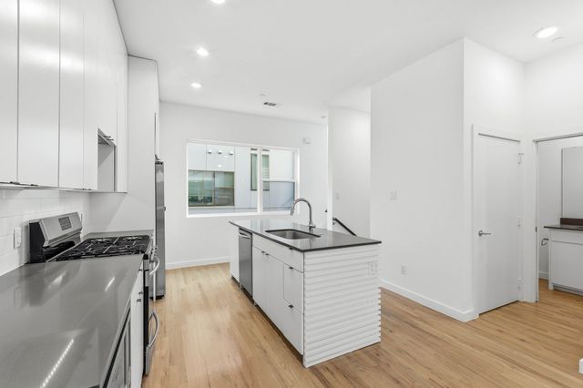 427 W 10TH Street Street 502, Dallas, TX 75208