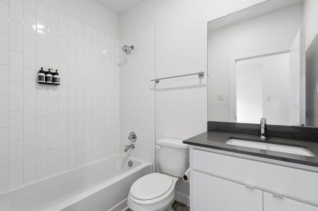 427 W 10TH Street Street 502, Dallas, TX 75208