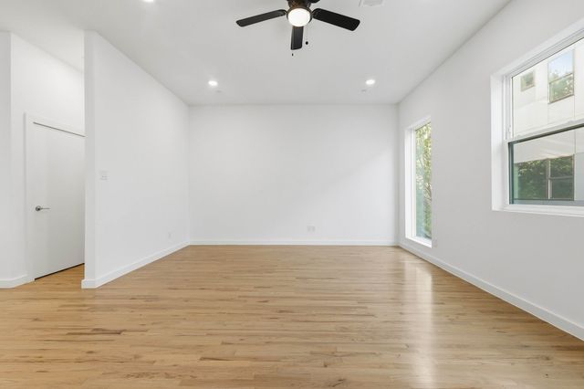 427 W 10TH Street Street 502, Dallas, TX 75208