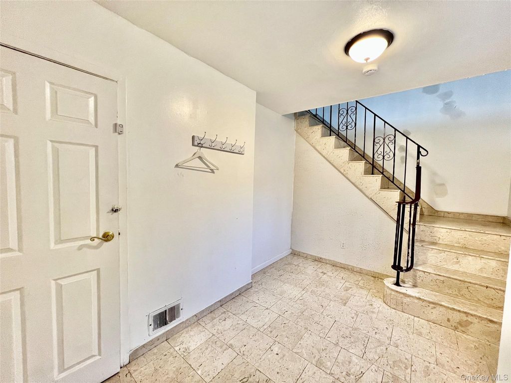 85-11 164th Avenue, Howard Beach, NY 11414 — photo 4