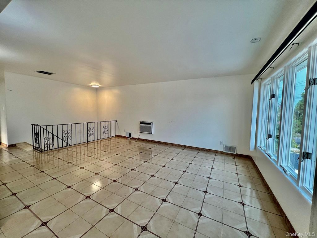 85-11 164th Avenue, Howard Beach, NY 11414 — photo 5