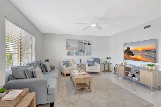 4633 Bayshore DR # M3, Naples, FL 34112