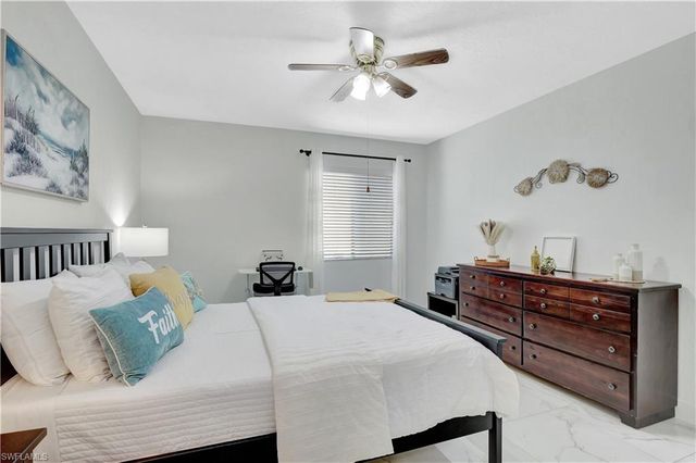 4633 Bayshore DR # M3, Naples, FL 34112