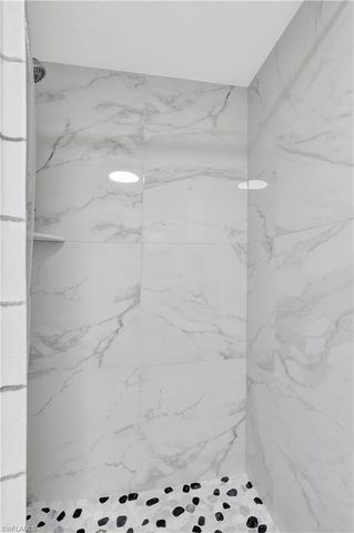 4633 Bayshore DR # M3, Naples, FL 34112