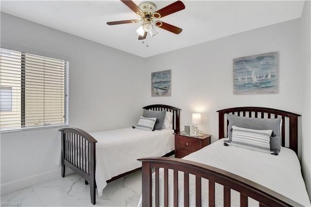 4633 Bayshore DR # M3, Naples, FL 34112