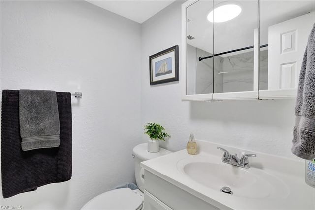 4633 Bayshore DR # M3, Naples, FL 34112