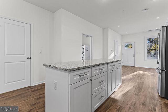 725 60TH PL, Capitol Heights, MD 20743