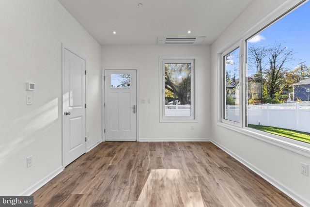 725 60TH PL, Capitol Heights, MD 20743