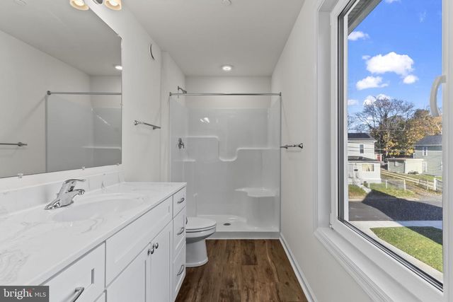 725 60TH PL, Capitol Heights, MD 20743