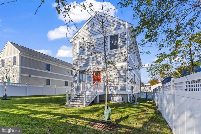 725 60TH PL, Capitol Heights, MD 20743