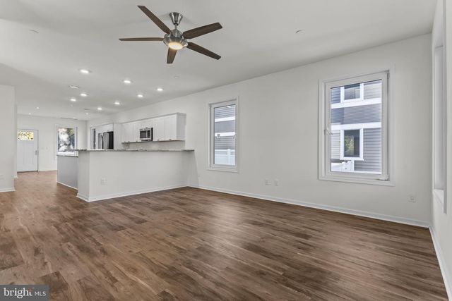 725 60TH PL, Capitol Heights, MD 20743