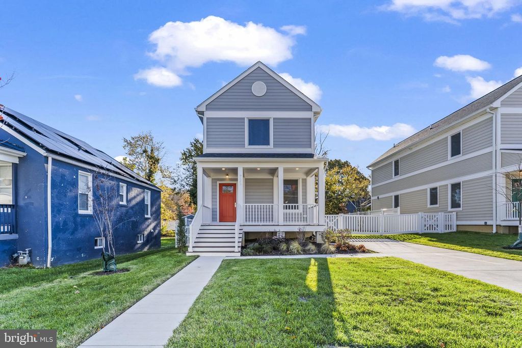 725 60TH PL, Capitol Heights, MD 20743