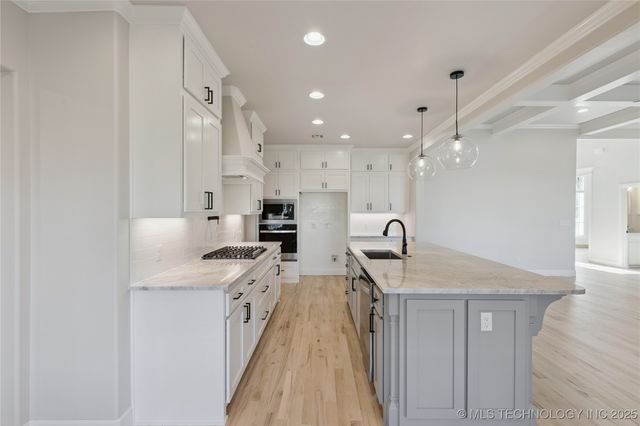 17527 S 52nd East Avenue, Bixby, OK 74008