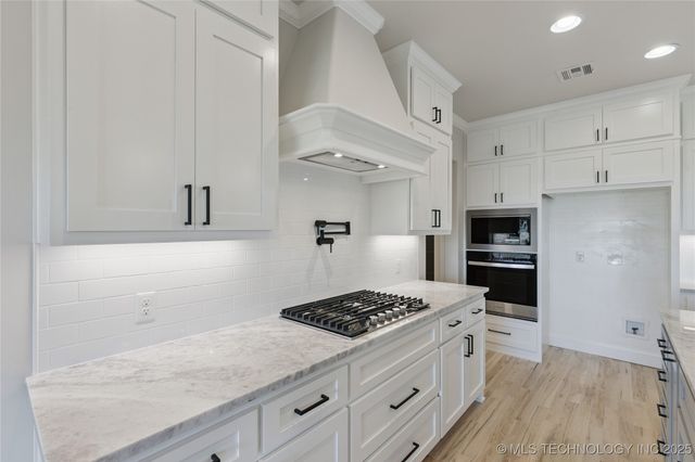 17527 S 52nd East Avenue, Bixby, OK 74008