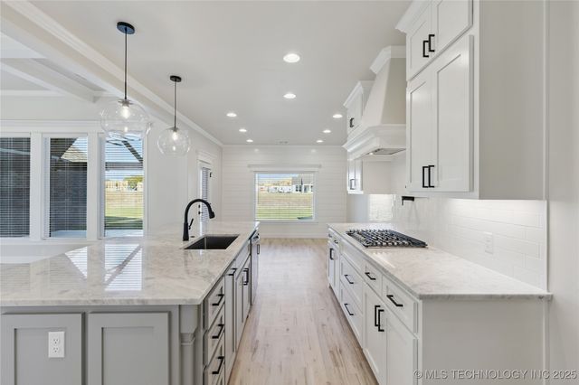 17527 S 52nd East Avenue, Bixby, OK 74008