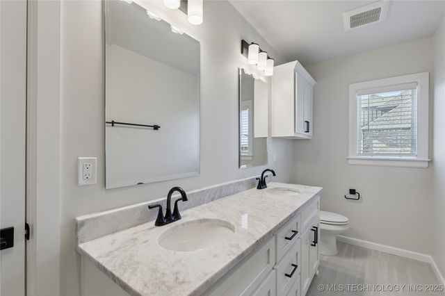 17527 S 52nd East Avenue, Bixby, OK 74008