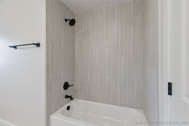 17527 S 52nd East Avenue, Bixby, OK 74008