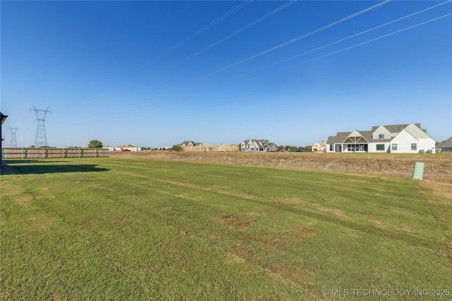 17527 S 52nd East Avenue, Bixby, OK 74008