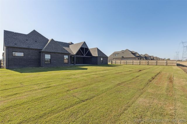 17527 S 52nd East Avenue, Bixby, OK 74008