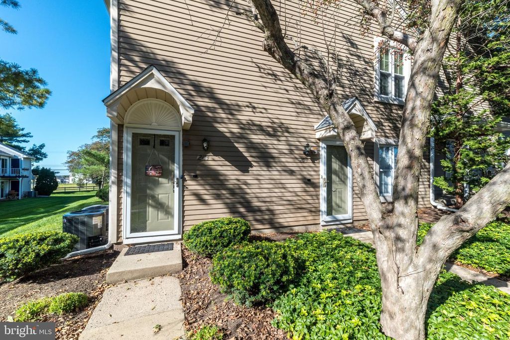 204 SOCIETY PL, Newtown, PA 18940 — exterior