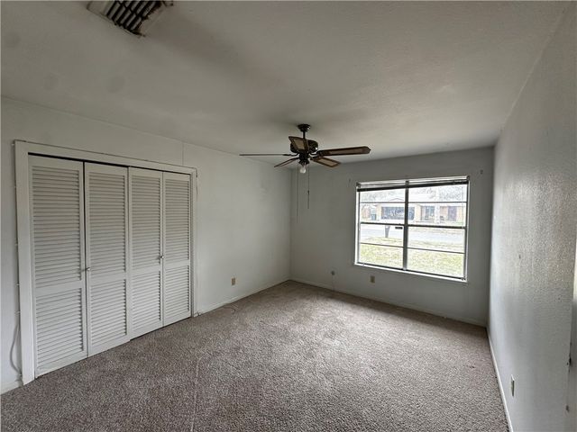 3917 Devonshire Dr, Corpus Christi, TX 78415