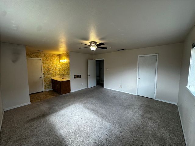 3917 Devonshire Dr, Corpus Christi, TX 78415