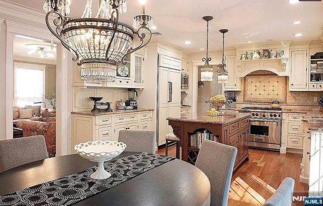 7 Goose Cove Lane, Ramsey, NJ 07446