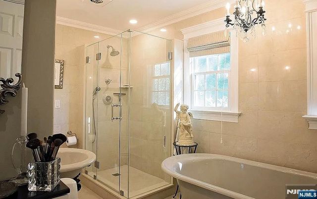 7 Goose Cove Lane, Ramsey, NJ 07446