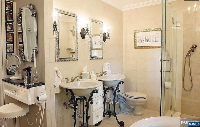 7 Goose Cove Lane, Ramsey, NJ 07446