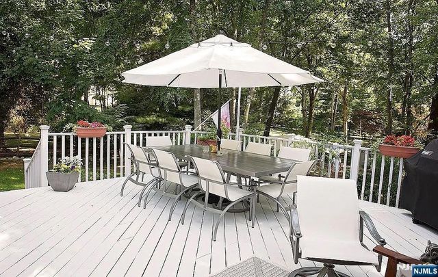 7 Goose Cove Lane, Ramsey, NJ 07446