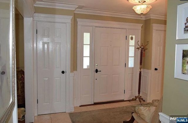 7 Goose Cove Lane, Ramsey, NJ 07446