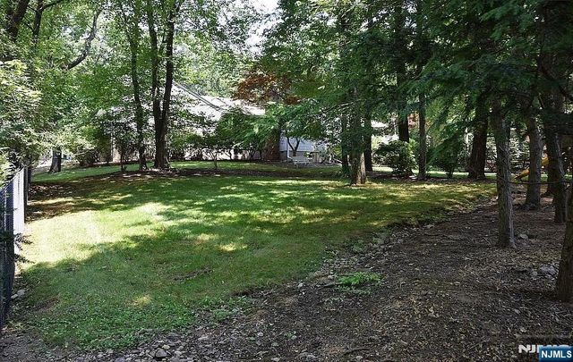 7 Goose Cove Lane, Ramsey, NJ 07446