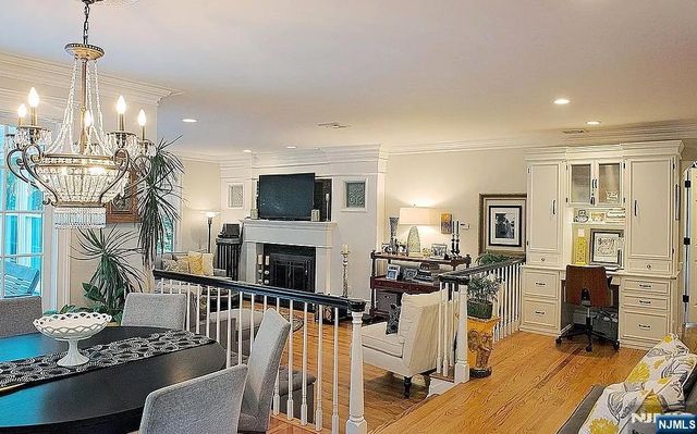 7 Goose Cove Lane, Ramsey, NJ 07446