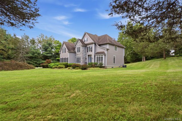 40 Winter Park Drive, Hopewell Junction, NY 12533