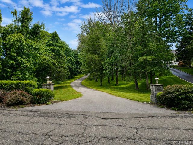 40 Winter Park Drive, Hopewell Junction, NY 12533