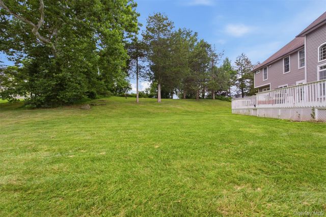 40 Winter Park Drive, Hopewell Junction, NY 12533