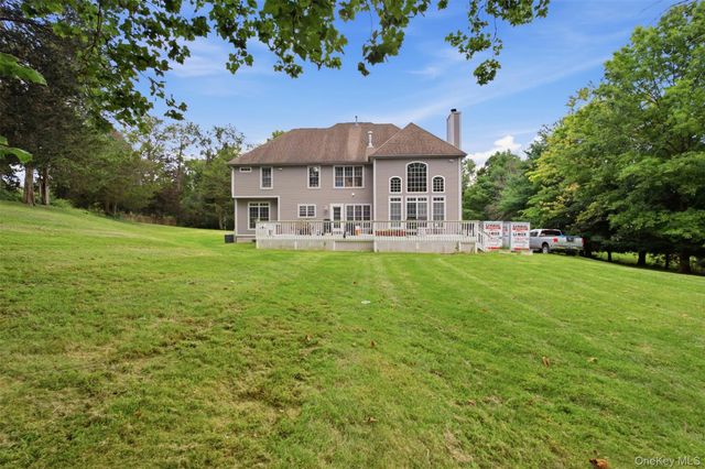 40 Winter Park Drive, Hopewell Junction, NY 12533