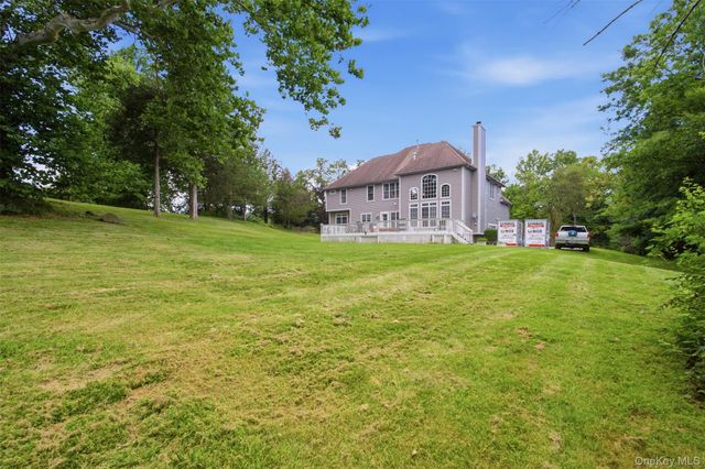 40 Winter Park Drive, Hopewell Junction, NY 12533