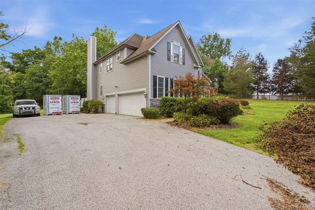 40 Winter Park Drive, Hopewell Junction, NY 12533
