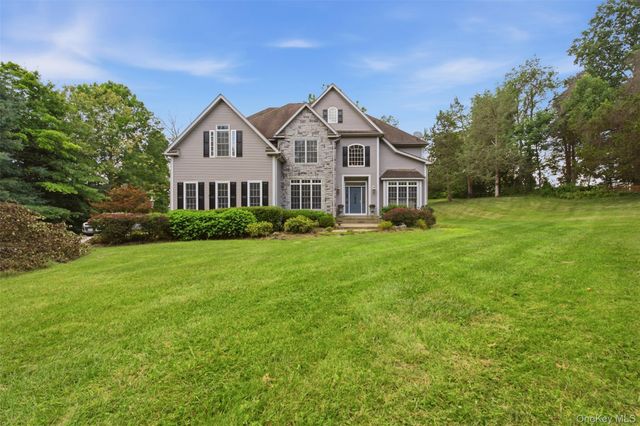 40 Winter Park Drive, Hopewell Junction, NY 12533