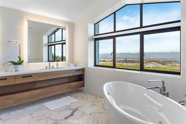 38 Saddleback, Rolling Hills, CA 90274