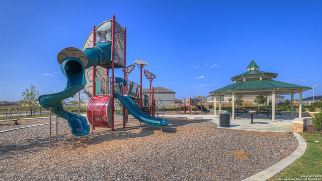 180 SURREY OAKS, Maxwell, TX 78656