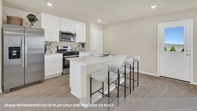 180 SURREY OAKS, Maxwell, TX 78656