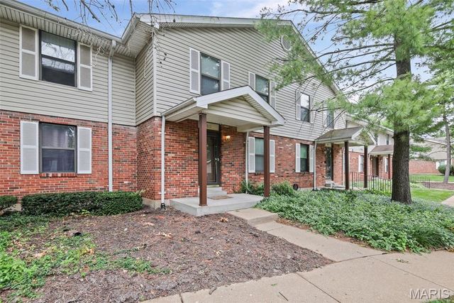 1812 Suns Up Court, Florissant, MO 63031