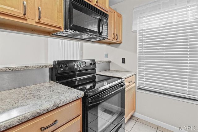 1812 Suns Up Court, Florissant, MO 63031