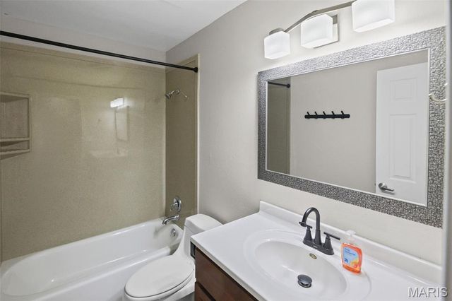 1812 Suns Up Court, Florissant, MO 63031