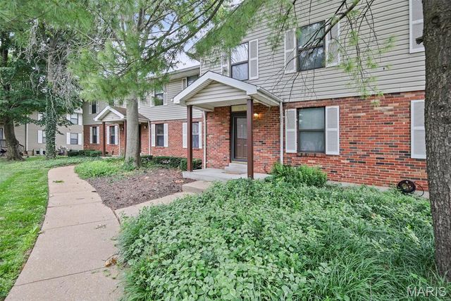 1812 Suns Up Court, Florissant, MO 63031